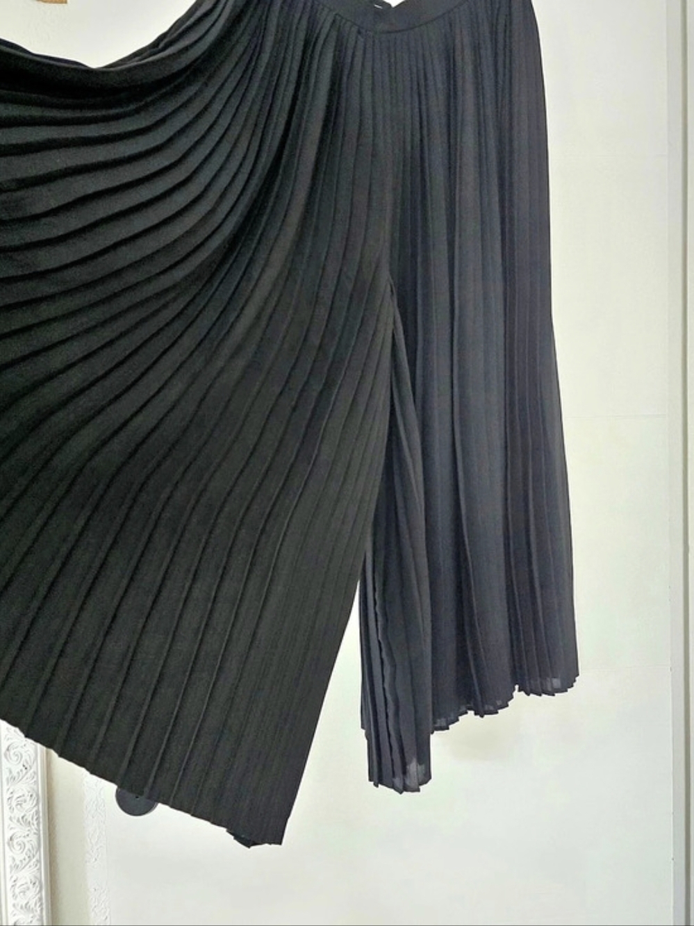 Eileen Fisher Black Pleated Wide Leg Culottes L Back Zip - Picture 2 of 8